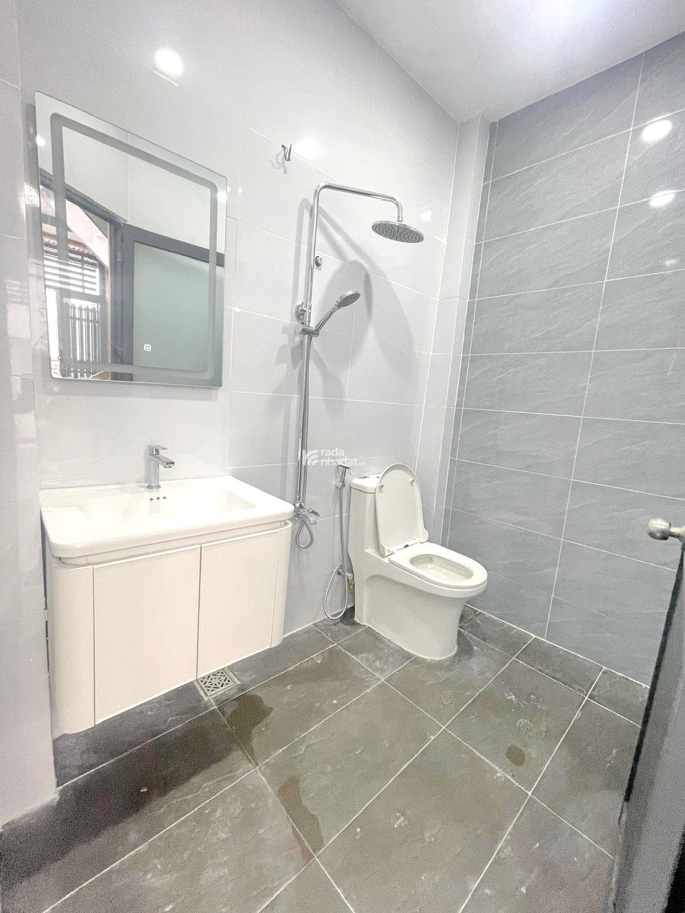 Bán nhà 1 lầu (4.4x8m) sát mặt tiền đường Đặng Chất Phường 2 Quận 8