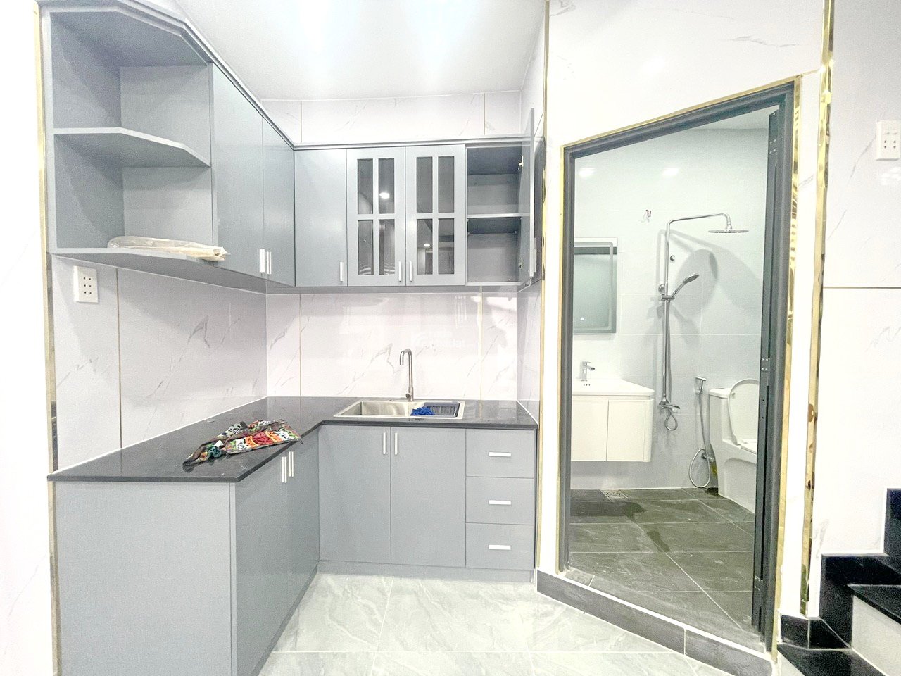 Bán nhà 1 lầu (4.4x8m) sát mặt tiền đường Đặng Chất Phường 2 Quận 8