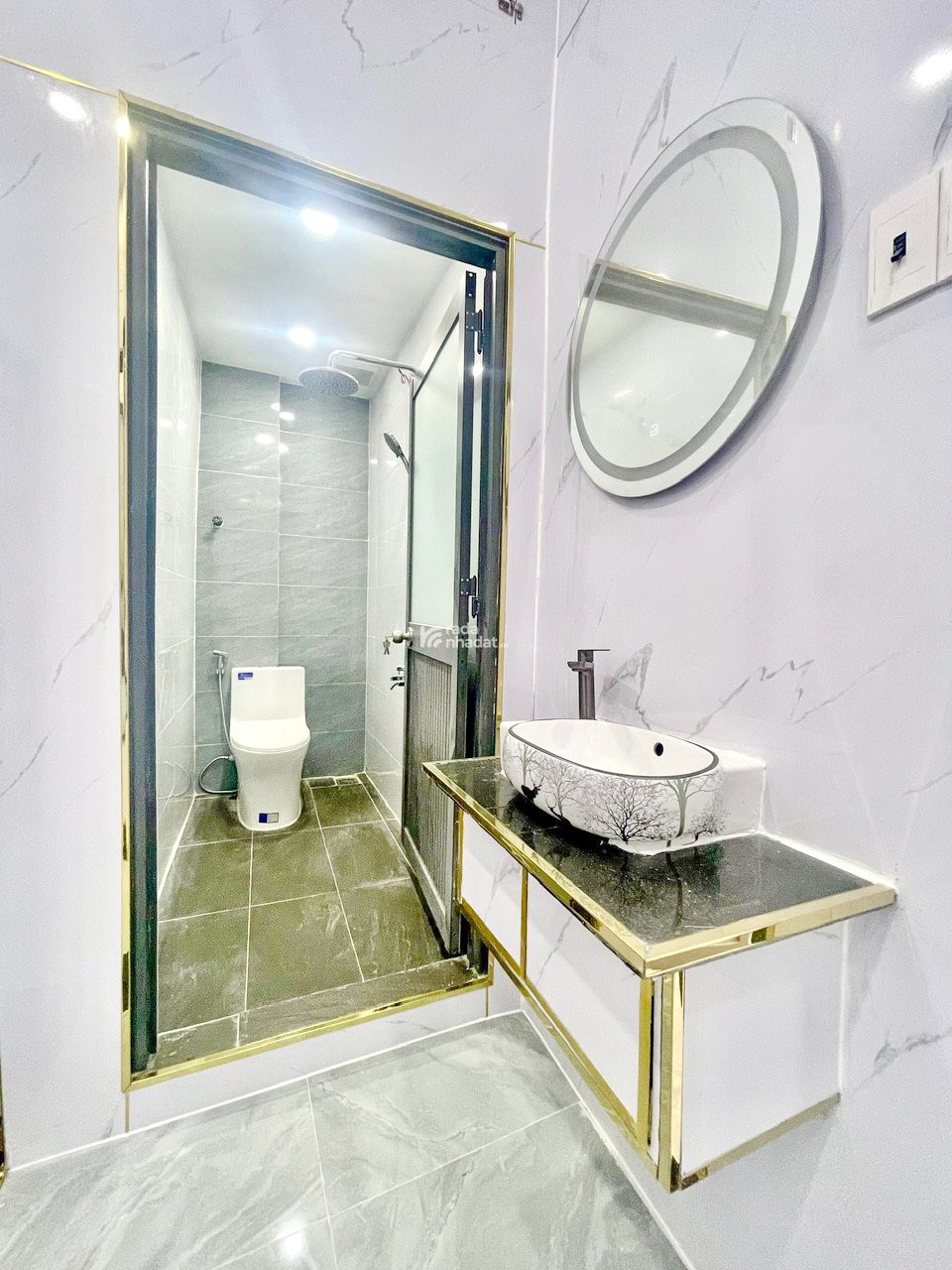 Bán nhà 1 lầu (4.4x8m) sát mặt tiền đường Đặng Chất Phường 2 Quận 8