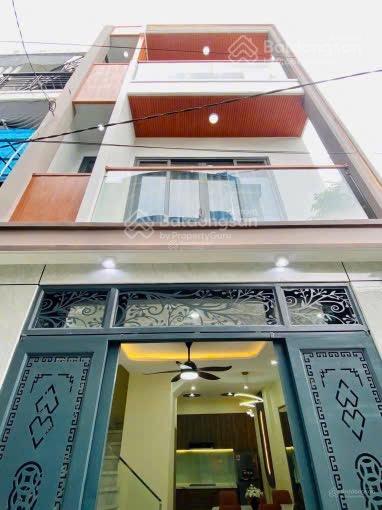 KẸT TIỀN!! Cần bán gấp nhà, đường Nguyễn Thị Minh Khai, phường Dakao, Quận 1, sổ riêng, 40m2