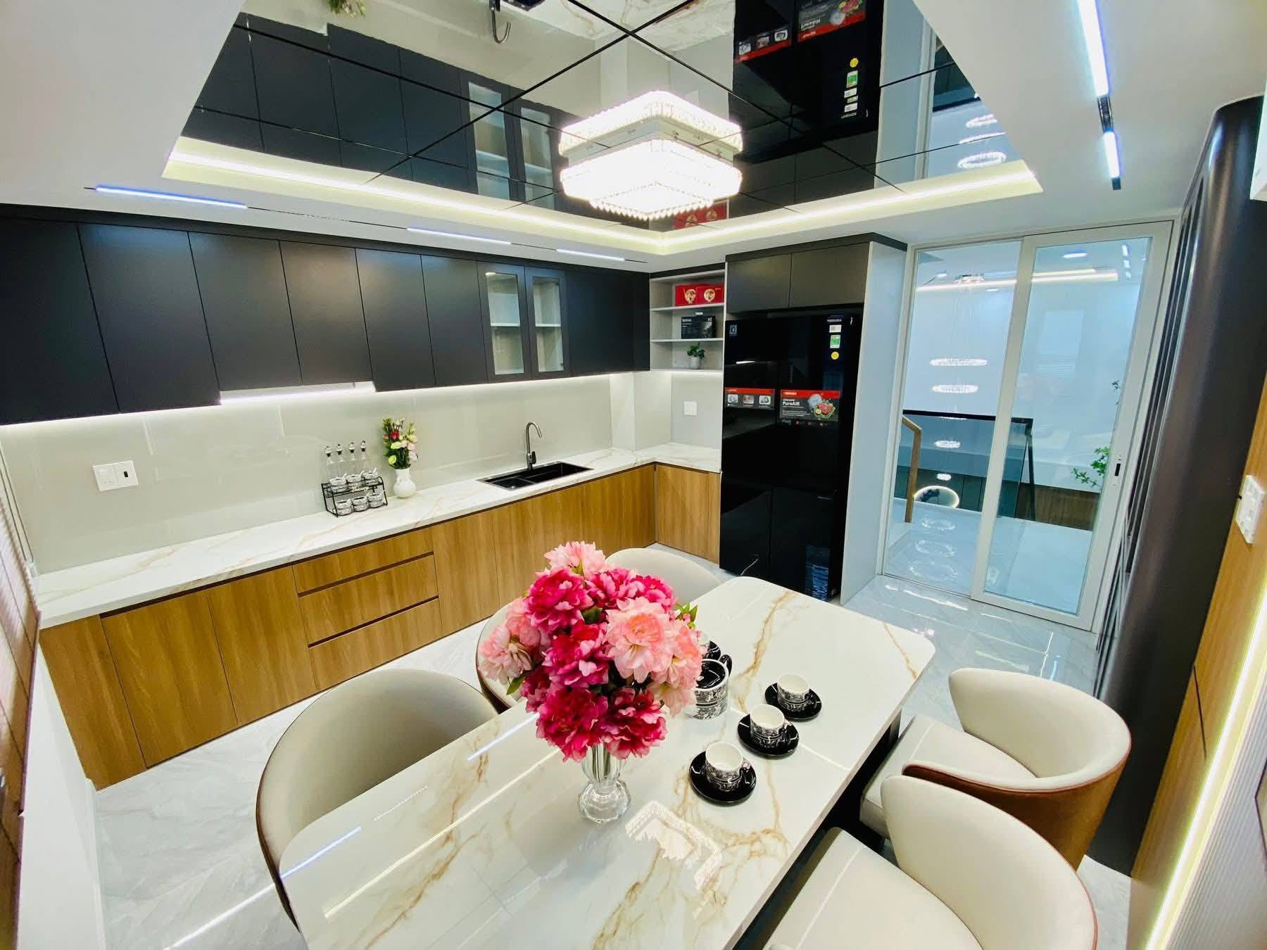 Cần sang nhà Lê Văn Sỹ, P, Đường 14, Quận 3, Giá 3 tỷ 120, Diện tích 59.4m2, Đang cho thuê