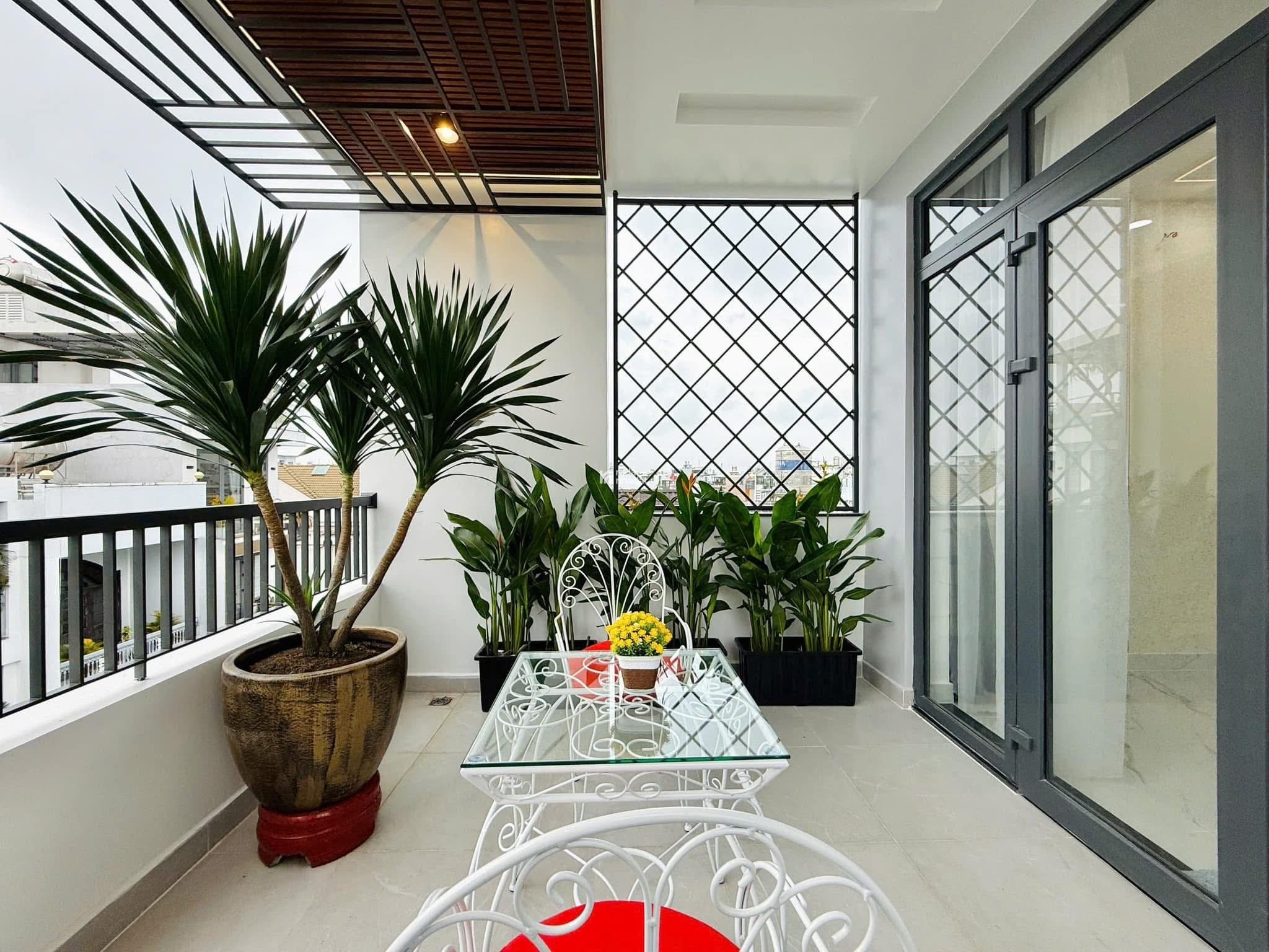 NHÀ PHỐ CHUẨN ÂU - XE HƠI NGỦ TRONG NHÀ - 5 TẦNG Đ.LÊ VĂN THỌ - FULL MỚI 100%