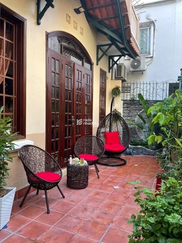 BIỆT THỰ ĐƯỜNG ĐẶNG DUNG - QUẬN 1