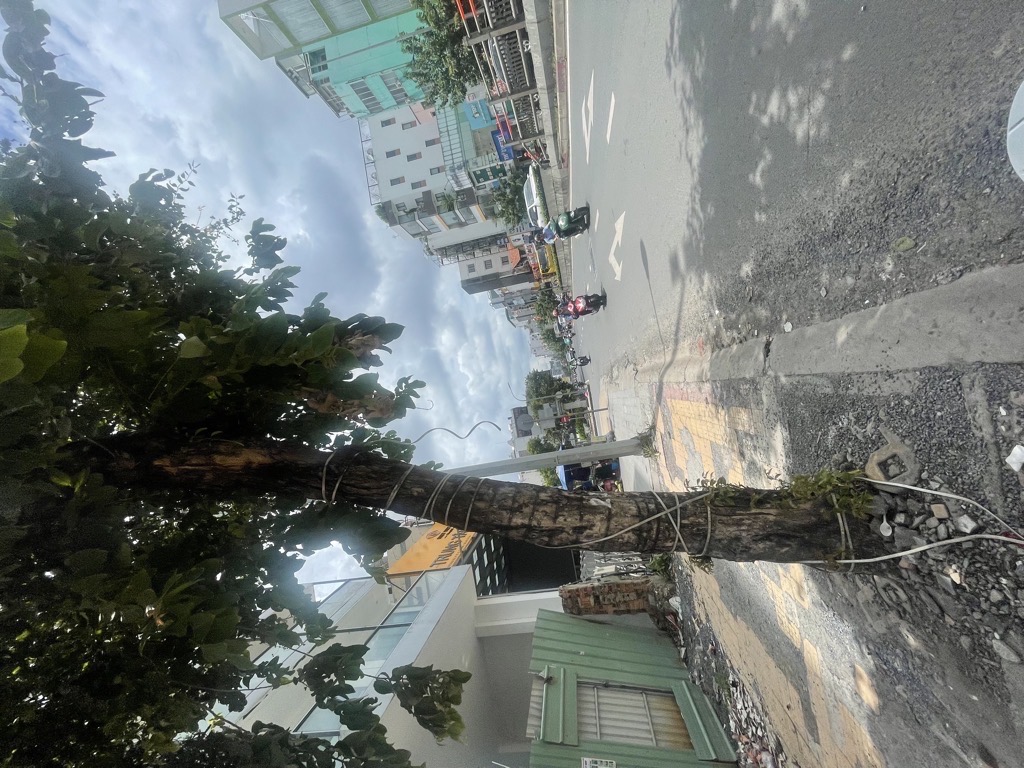 CỘNG HOÀ HIẾM NHÀ BÁN NGANG 7.5*23M làm CHDV PHÒNG KHÁM KHÁCH SẠN