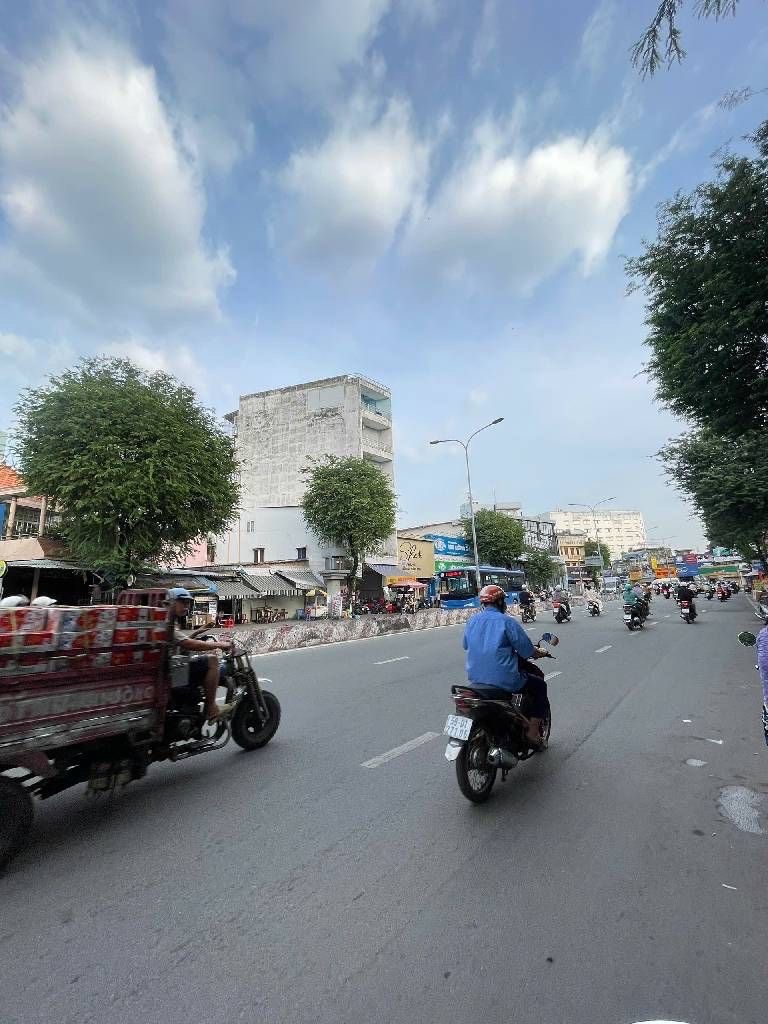 NHÀ NÁT TIỆN XAY MỚI CHDV NGAY ĐẠI HỌC CÔNG THƯƠNG KHÔNG LỘ GIỚI
