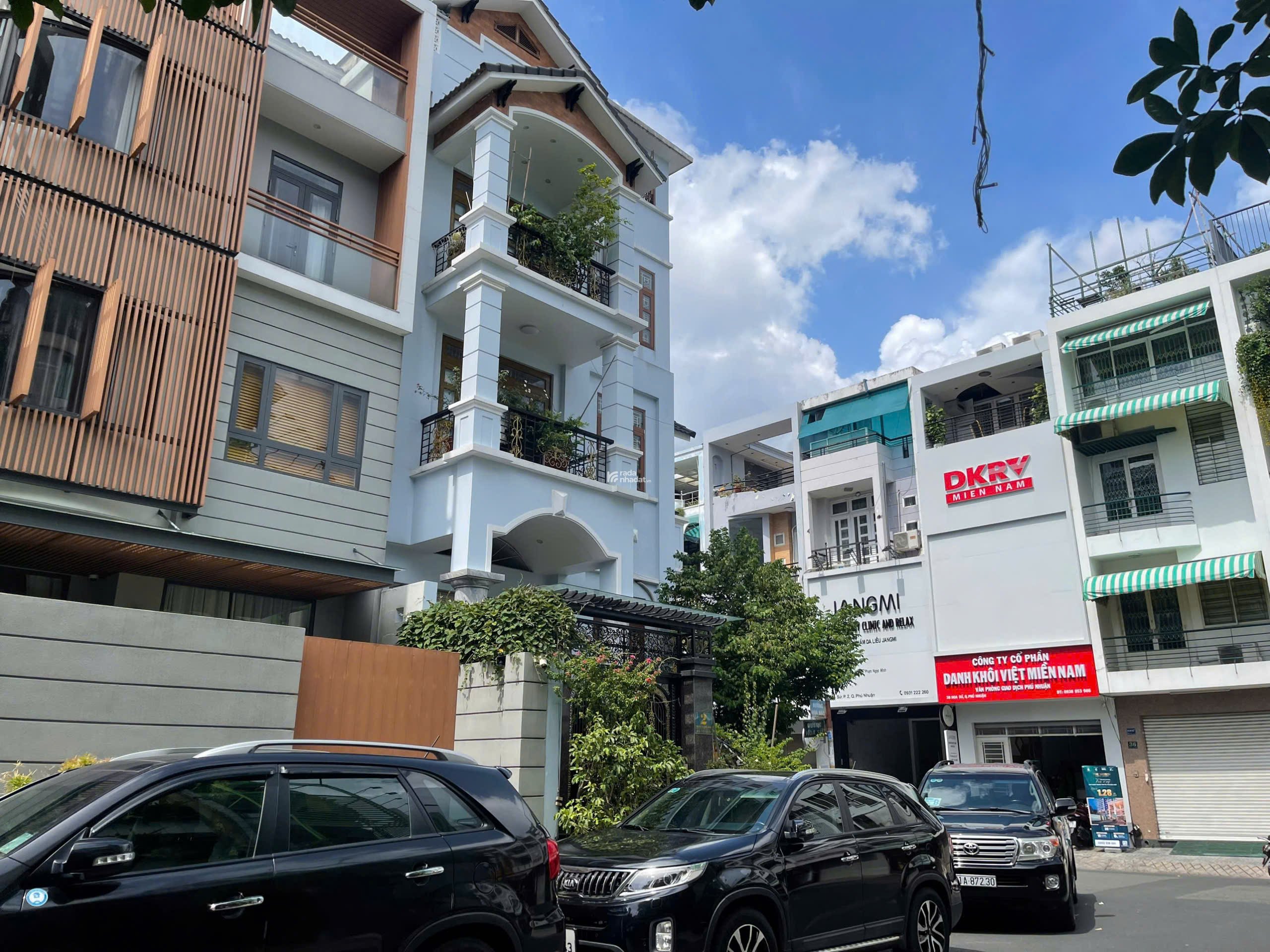 BÁN NHÀ CĂN GÓC_MT HOA ĐÀO, P2, PHÚ NHUẬN_DT: 8x18m_GIÁ 59 TỶ 