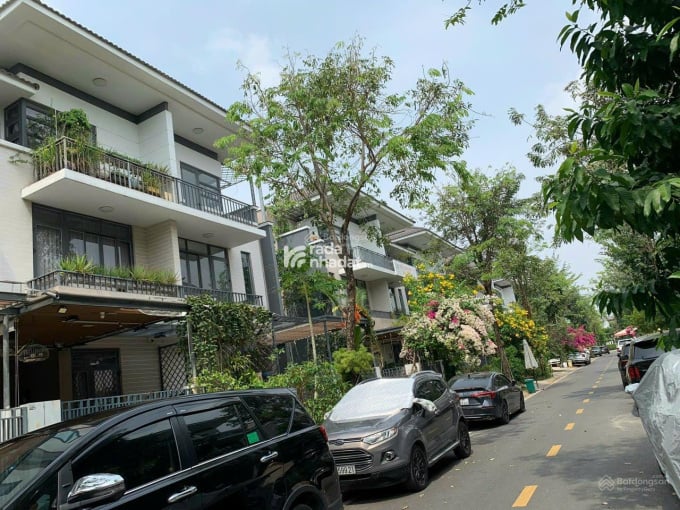 Chính chủ cần bán gấp căn Lavila Kiến Á giá 12, 3 tỷ