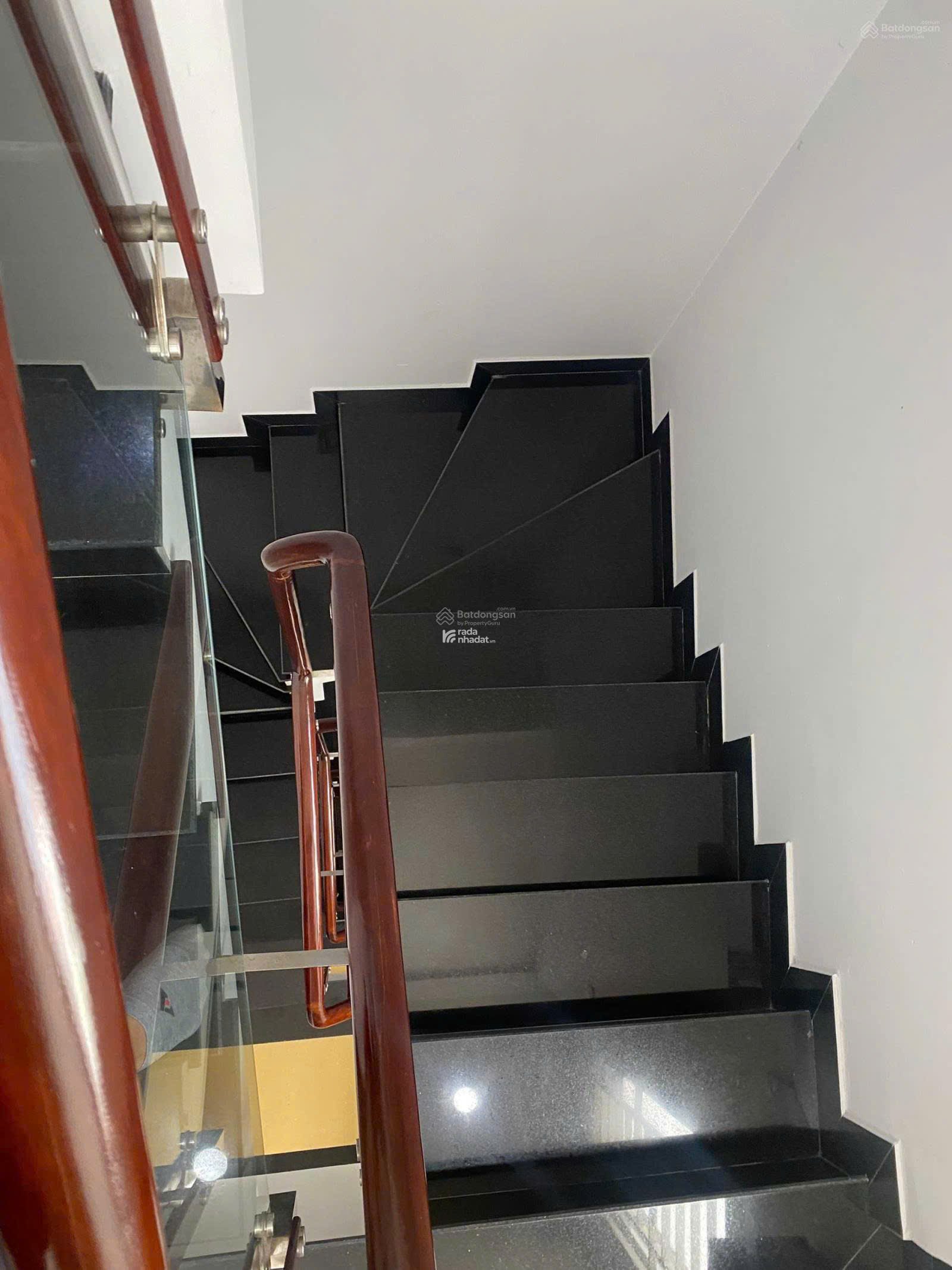 Bán nhà hẻm 4m 3/2-3.2x14m-trệt2 lầust-giá 9.9 tỷ 