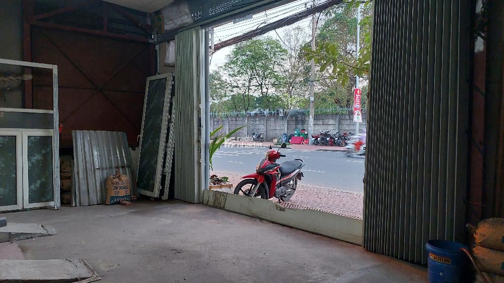 MẶT TIỀN K. DOANH ĐA NGÀNH, NGAY NGÃ 4 THỦ ĐỨC, NGANG HIẾM 7m, 210m2; 26 TỶ.