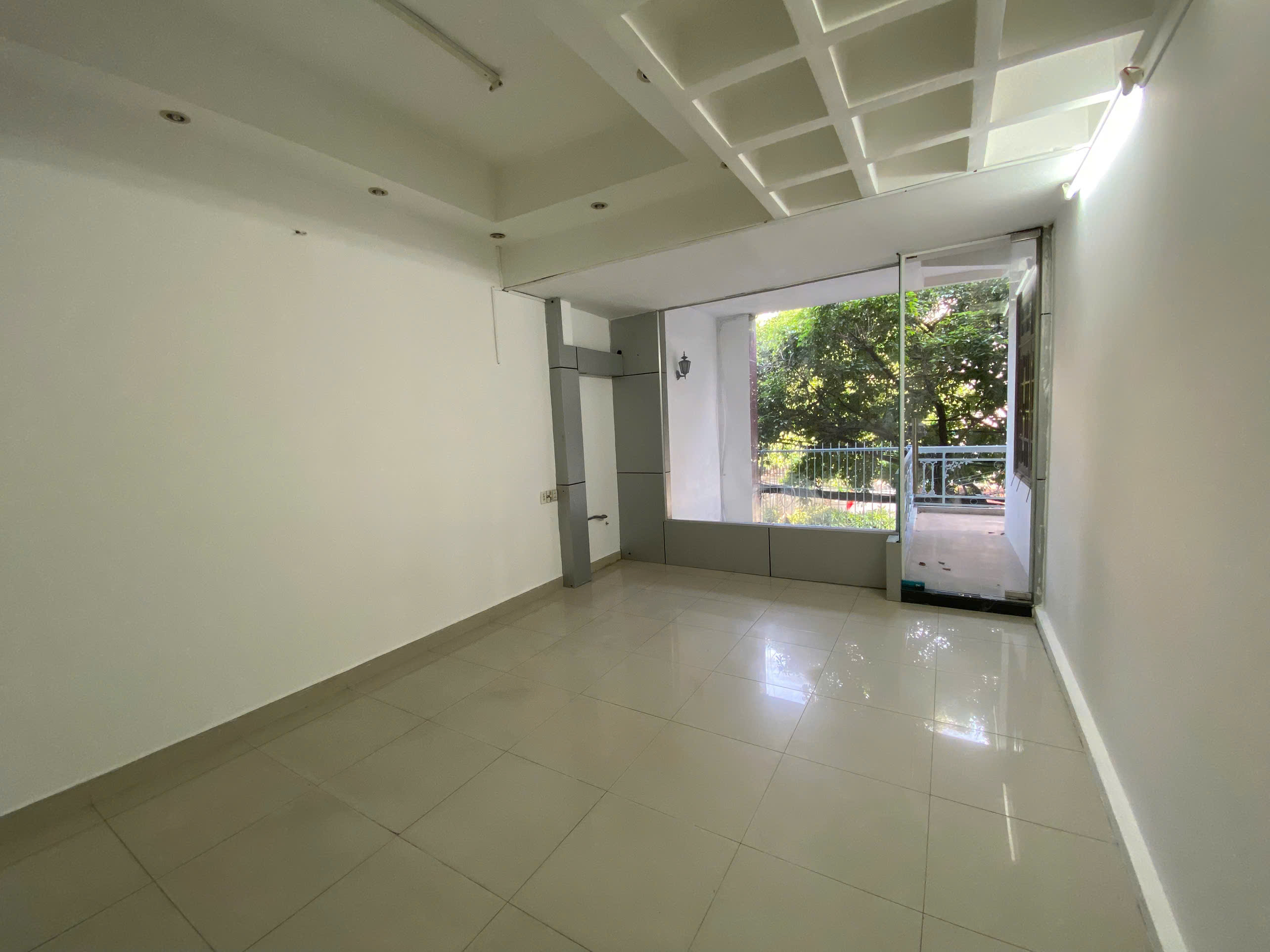 Bán gấp nhà phố 3 tầng ngay khu K300 Cộng Hòa 					