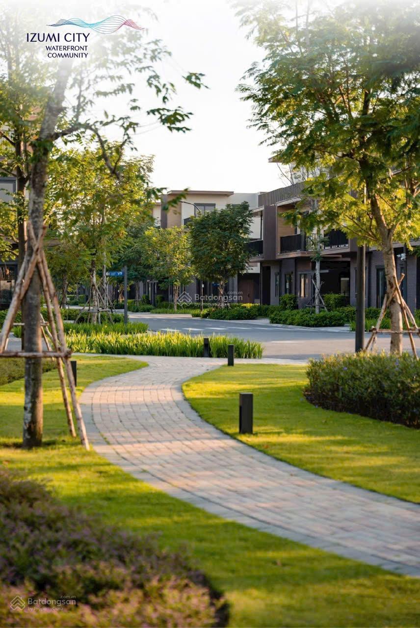 Nhà phố vườn ven sông Izumi City - chỉ cách Vinhomes Quận 9 qua cầu Đồng Nai 2 - sân vườn 54m2