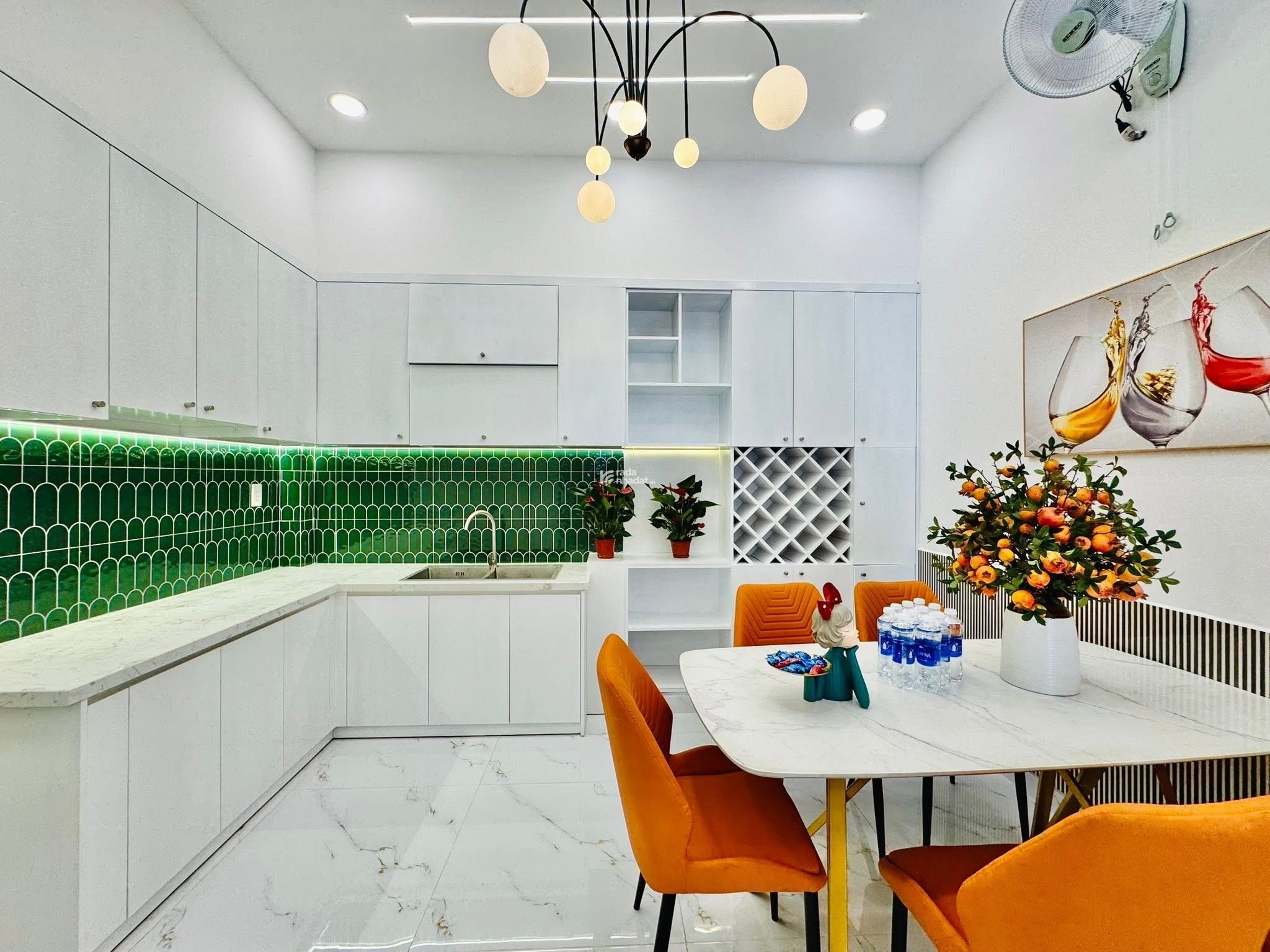 Bán nhanh căn nhà Nguyễn Cửu Đàm, Tân Phú / 56m2 / 9 tỷ 890 triệu / sổ hồng riêng/ hẻm ô tô thông