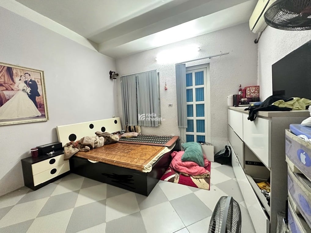 HOÀNG QUỐC VIỆT - NGÕ NÔNG - GẦN PHỐ - DÂN XÂY - 5 TẦNG - 5M MẶT TIỀN - 33M2 - 7.9 TỶ