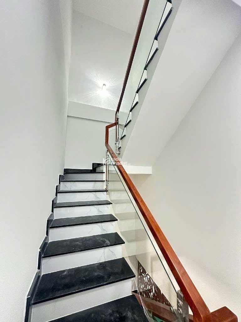 Bán nhà đẹp nhỉnh 6 tỷ, 40m2, 4PN, Âu Dương Lân, trung tâm Quận 8