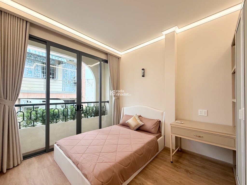 NGAY BỜ KÈ HOÀNG SA - HẺM THÔNG PHAN ĐÌNH PHÙNG - GIÁP QUẬN 1 - TOÀ CHDV -  DÒNG TIỀN 50 TRIỆU/TH