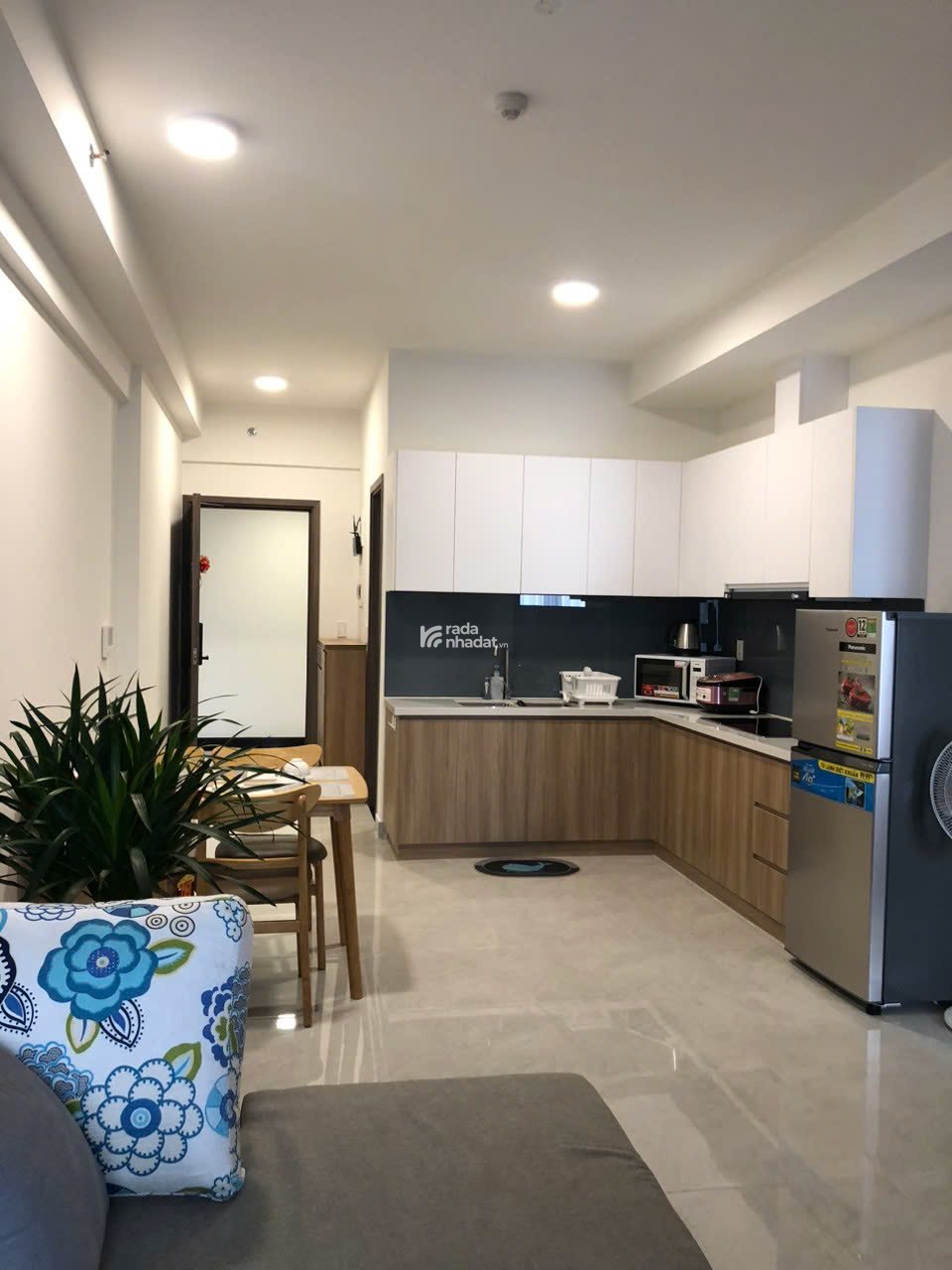 Cần bán gấp căn hộ B1 Trường Sa, P17, Bình Thạnh, DT 52m 2PN 2WC giá 3,3 tỷ. LH 0904690198