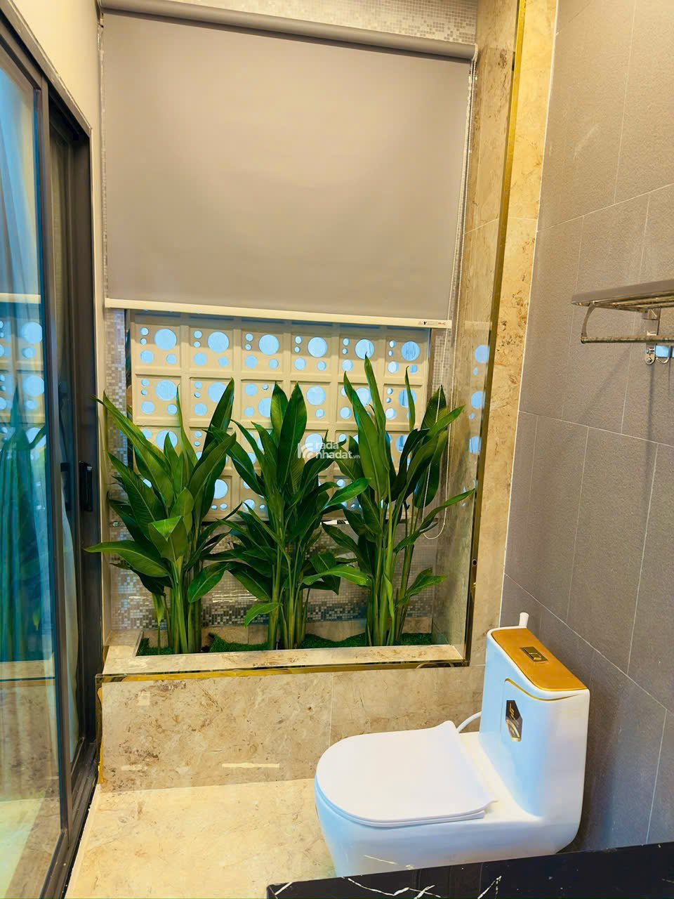 Bán Nhà mặt tiền Trần Nhân Tôn Q10 Diện tích 4x18m 3 tầng Giá 30 tỷ