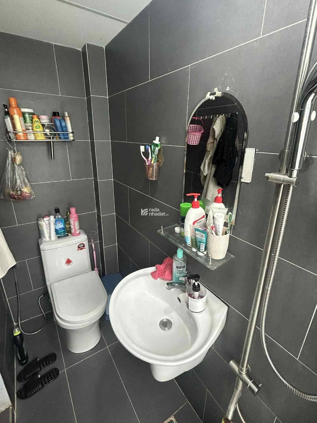 Nhà 3 tầng, Hẻm 4m, Ngay chợ Tân Hương, Tân Phú, Giá nhỉnh 2.x tỷ (BL)