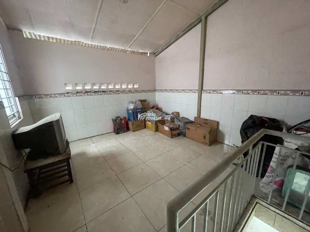 Nhà đẹp vuông vức sổ A4, kết cấu 1 trệt 1 lầu- 2 phòng ngủ 1 wc.