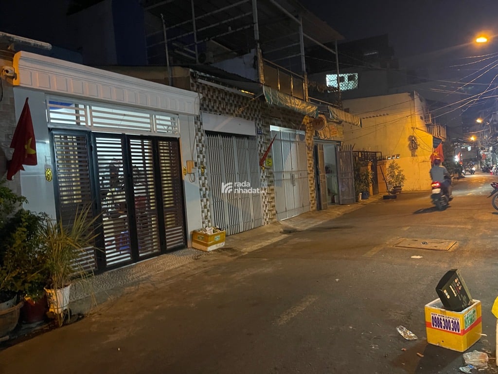 MẶT TIỀN (khu vực hiếm nhà bán) -  CẠNH BẾN XE MIỀN TÂY THÔNG LÝ CHIÊU HOÀNG - 100M2 (3,8m x 26m)  