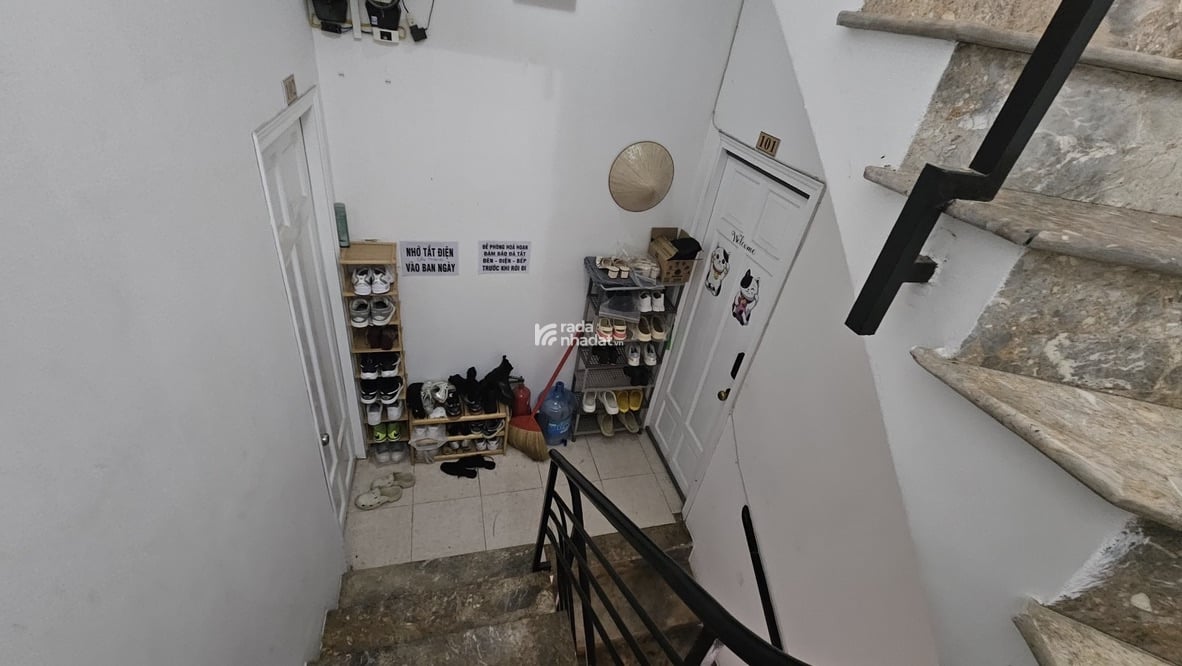 Nhà Hoàng Việt, Út Tịch, Tân Bình, 4m x 15.5m, 4 tầng, 14 tỷ.