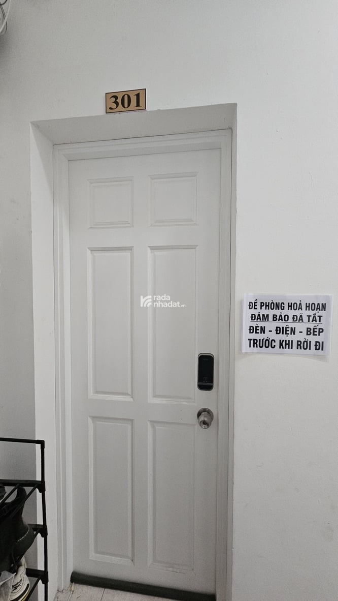 Nhà Hoàng Việt, Út Tịch, Tân Bình, 4m x 15.5m, 4 tầng, 14 tỷ.