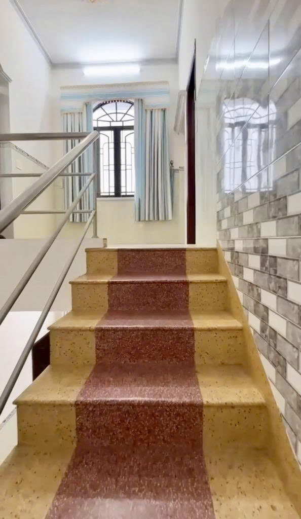 Hẻm 6m Gò Dầu cách MT 5m, 111 m2 nở hậu 7m, 4 tầng 8PN, dòng tiền 22tr/tháng