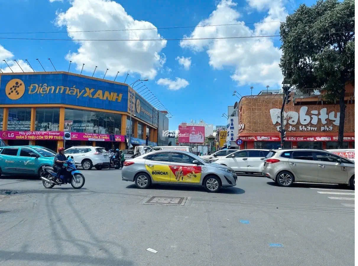 CHDV mặt tiền đường 12m 98m2 (4x25) ngay chợ đêm 6 lầu TMáy 12 căn hộ TN60tr chỉ 16 tỷ 
