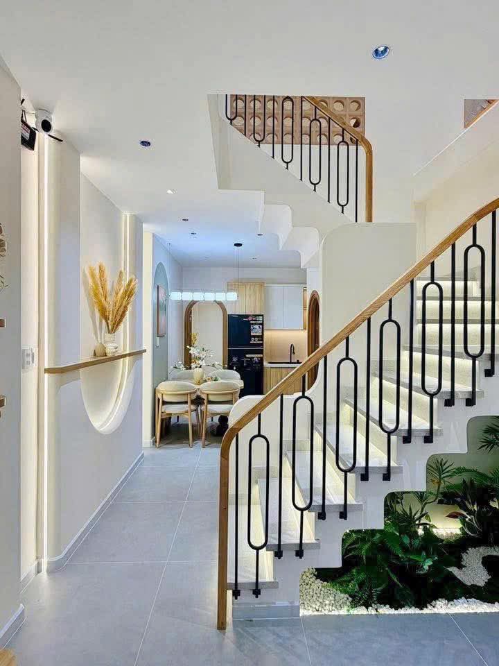 Nhà bình chánh giá rẻ, dọn vào ở ngay