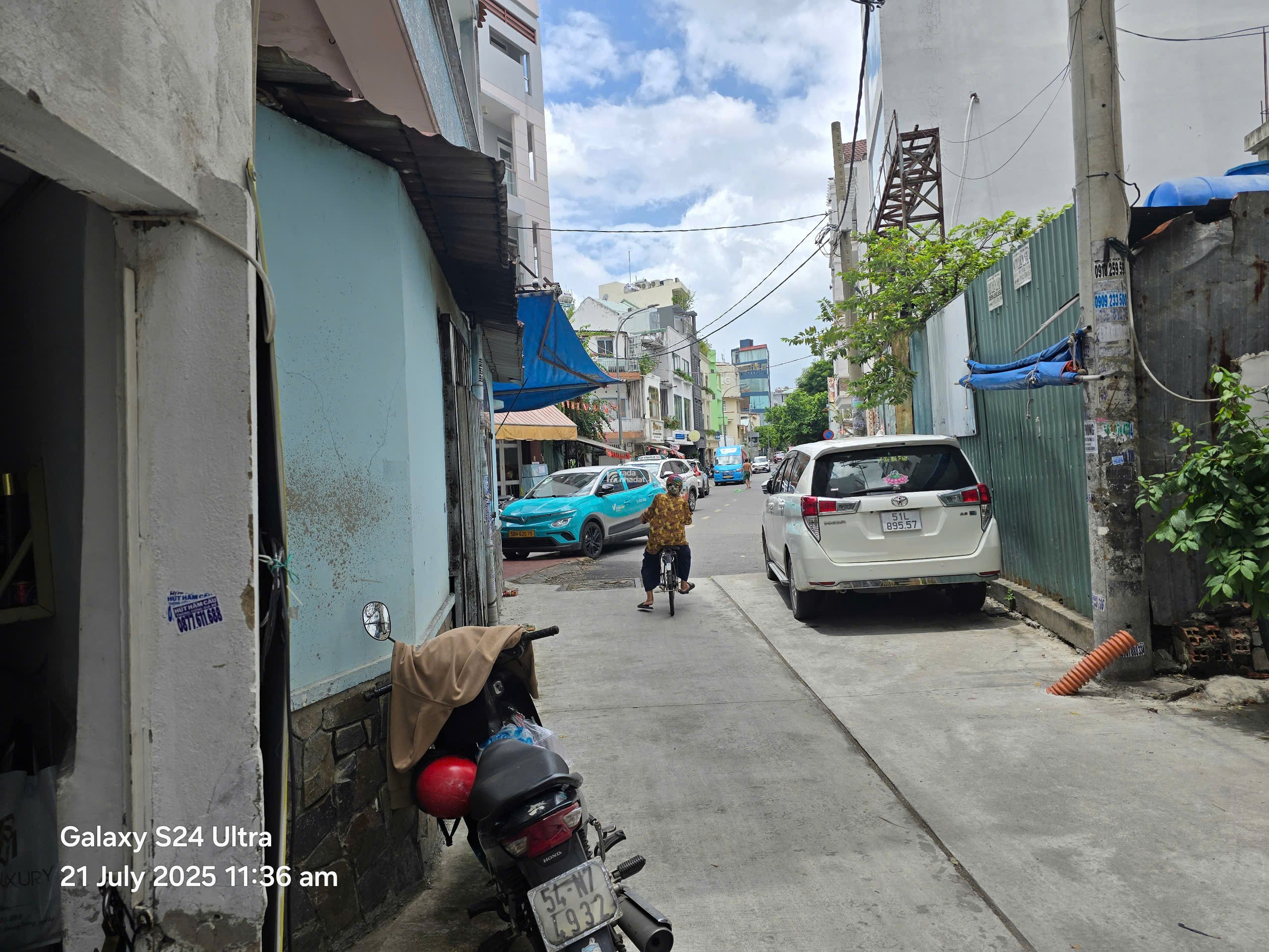 BÁN NHÀ XE HƠI ĐẬU NGAY NHÀ ĐƯỜNG HỒNG BÀNG-4X17m-68M2-ĐÔNG NAM-11 TỶ TL