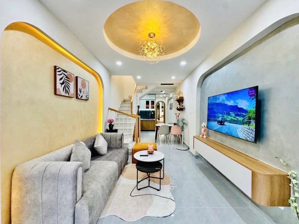 Bán nhà hẻm 1/ Nhật Tảo, Phường 8, Quận 10. DT 37m2 hẻm xe hơi, sổ hồng riêng