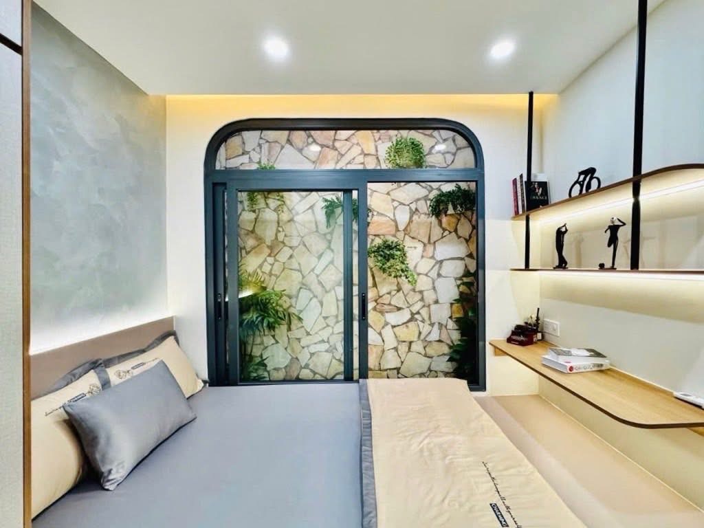 Bán nhà hẻm 1/ Nhật Tảo, Phường 8, Quận 10. DT 37m2 hẻm xe hơi, sổ hồng riêng