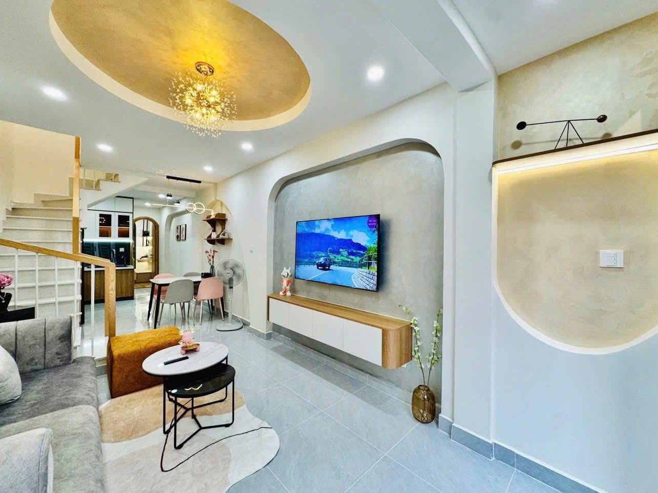 Bán nhà hẻm 1/ Nhật Tảo, Phường 8, Quận 10. DT 37m2 hẻm xe hơi, sổ hồng riêng