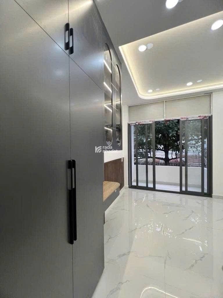 SOS! Bán Nhà ngay đường Võ Văn Kiệt, phường 5, Quận 5, hẻm xe hơi 5m, 2 tầng tặng nội thất