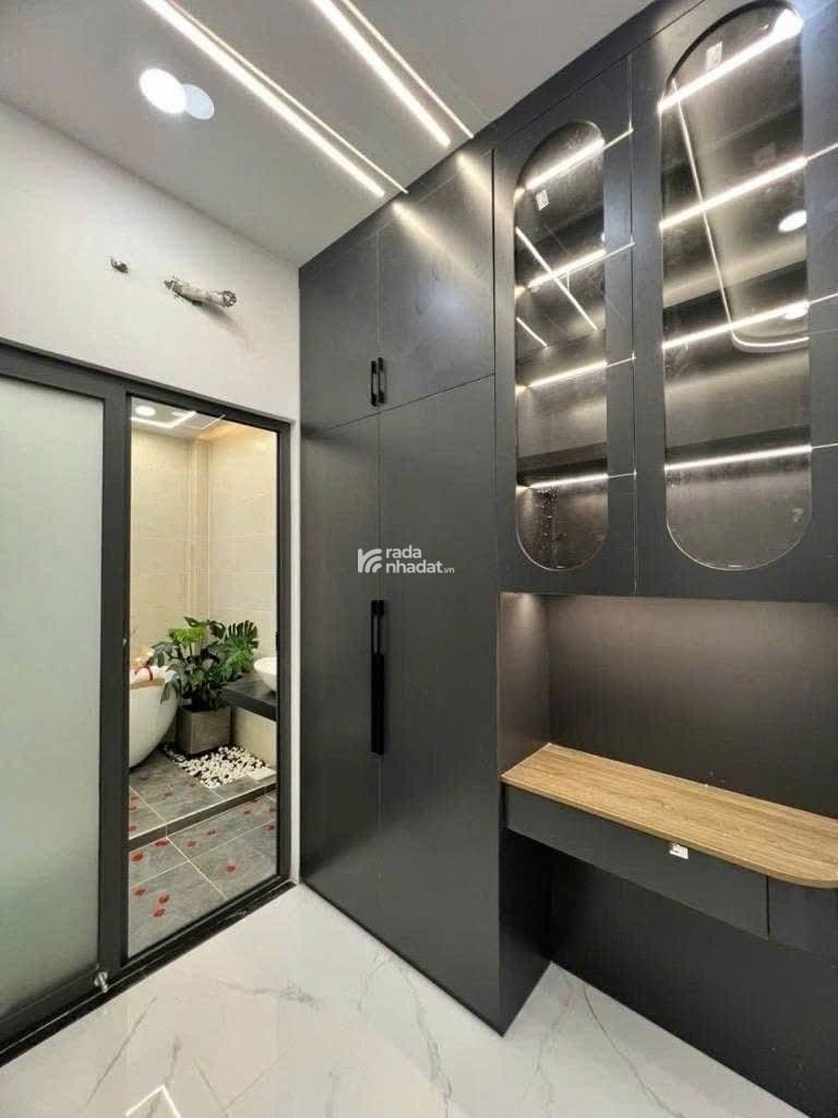 SOS! Bán Nhà ngay đường Võ Văn Kiệt, phường 5, Quận 5, hẻm xe hơi 5m, 2 tầng tặng nội thất