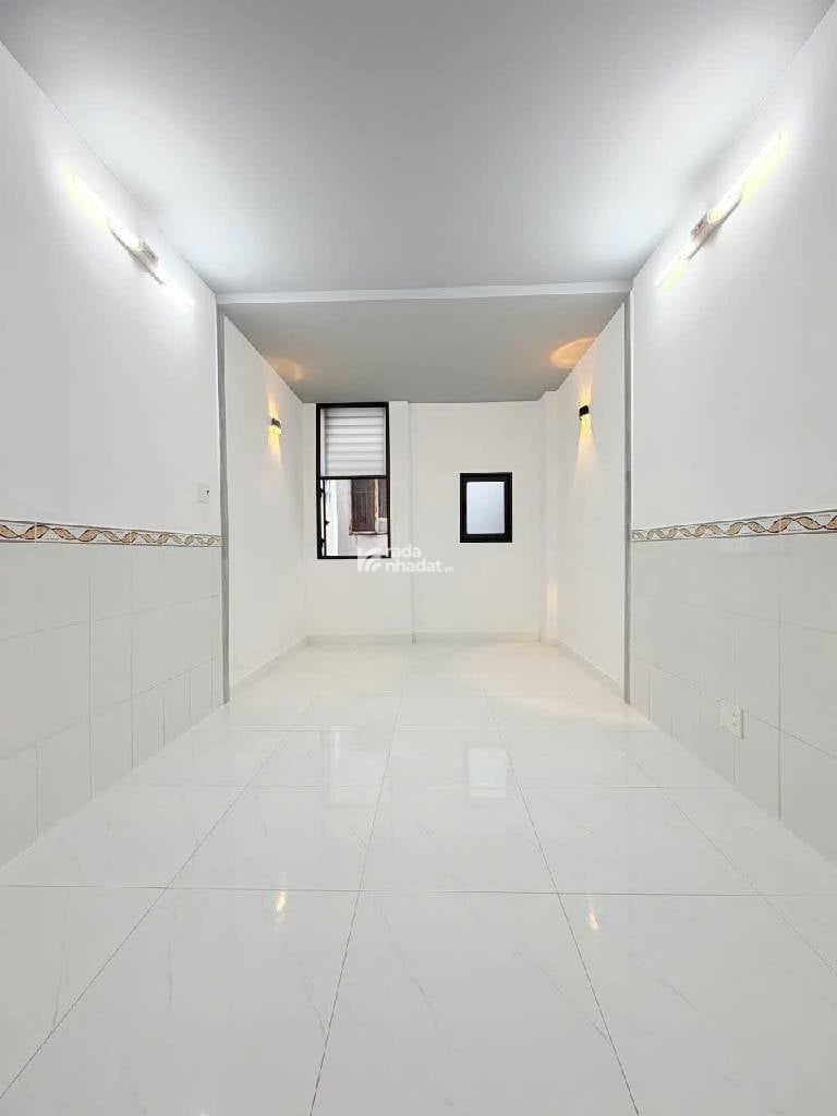 NHÀ 3 TẦNG - 30M2 - TRUNG TÂM QUẬN 10 - HẺM 3M THÔNG ĐƯỜNG 3/2