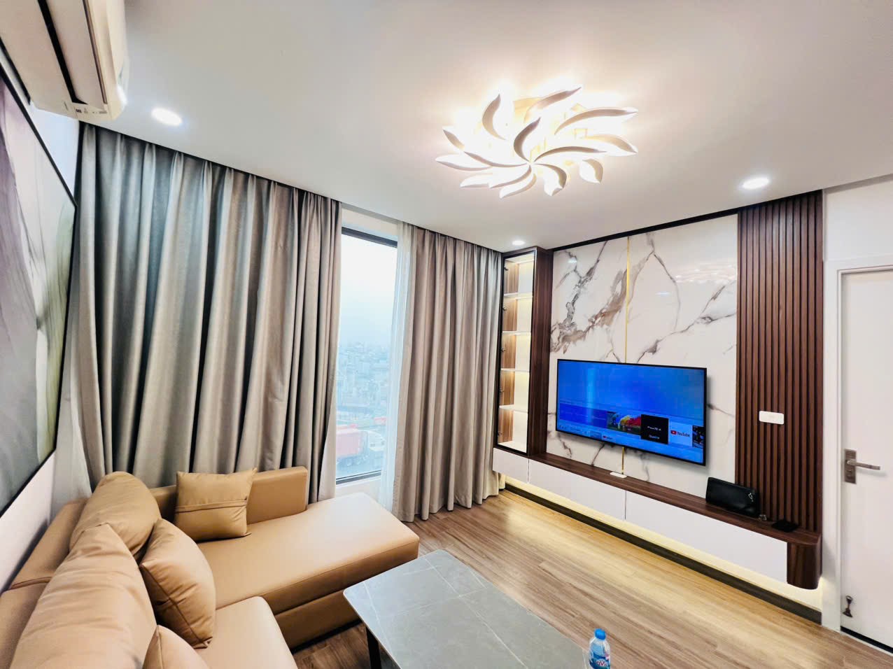 Bán chung cư Eco Green 85m2 3pn,2wc 6.868 tỷ đẹp nhất Nguyễn Xiển nhà có bán công