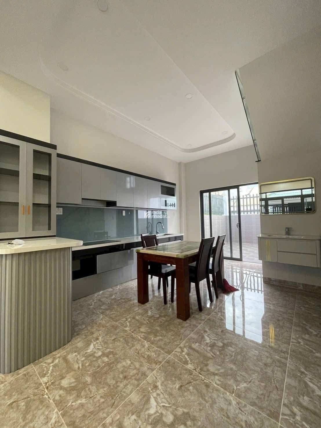 BÁN GẤP!! Nhà Phạm Viết Chánh P19 Bình Thạnh, giá 3ty75, Hẻm xe hơi, Sổ hồng riêng