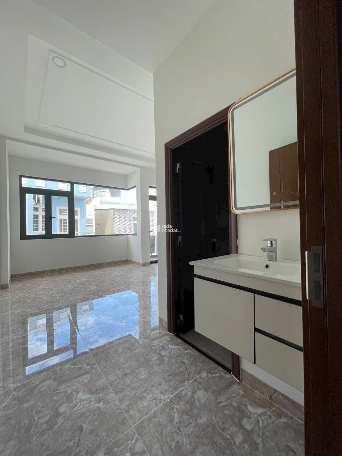 BÁN GẤP!! Nhà Phạm Viết Chánh P19 Bình Thạnh, giá 3ty75, Hẻm xe hơi, Sổ hồng riêng