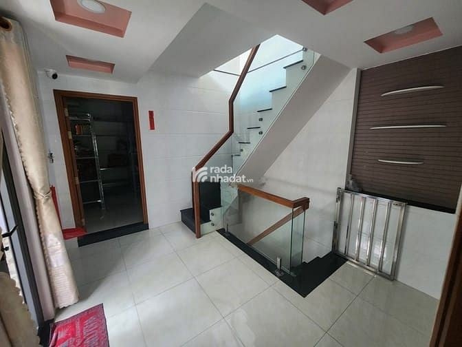 Bán Nhà HẺM xe tải Đường Thái Phiên, Quận 11, DT 27m2 Giá 7tỷ600 SHR