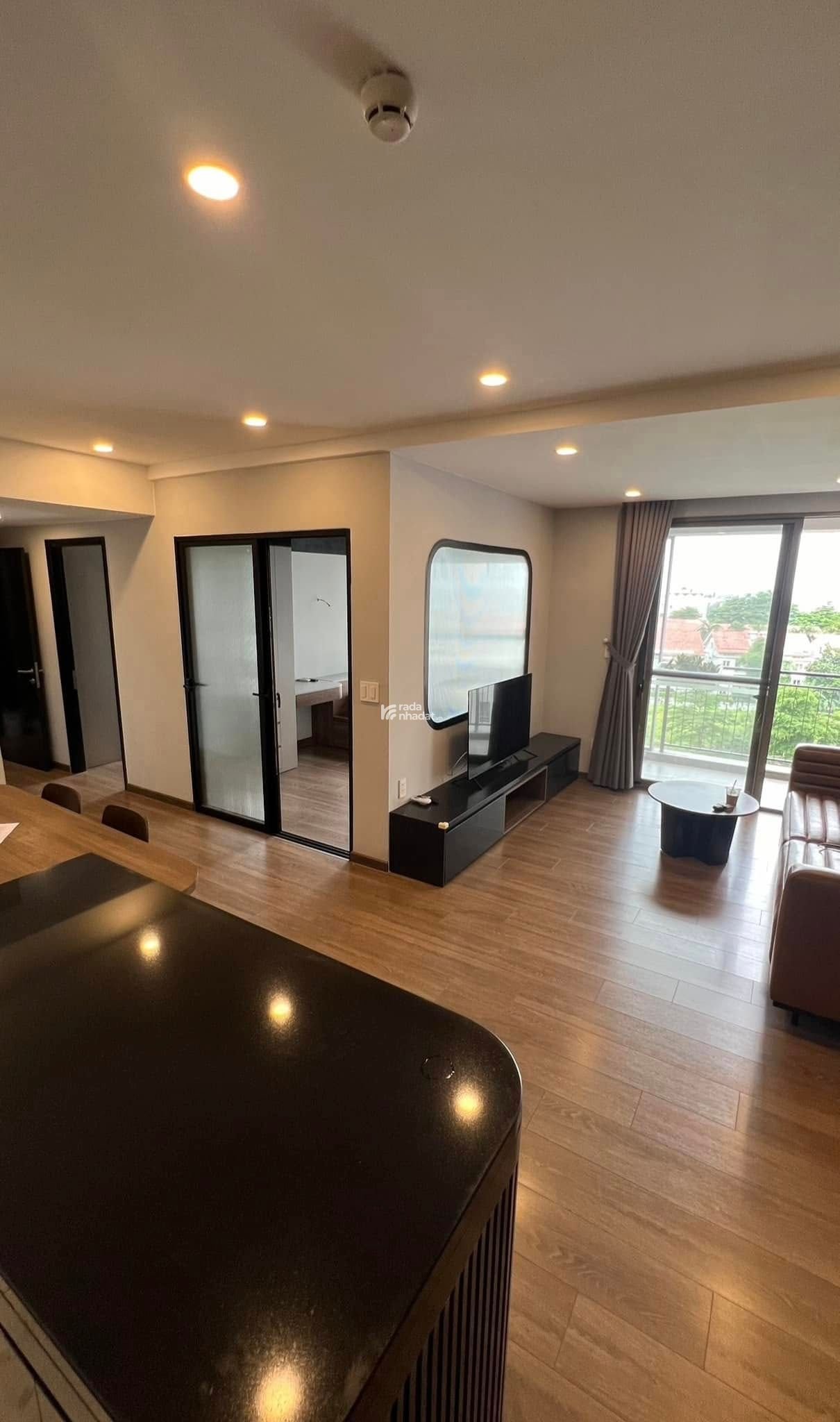 Căn hộ tầng trung 107m2 3N2Wc ban công hướng ĐN nội thất full ở HongKong Tower giá 9 tỉ