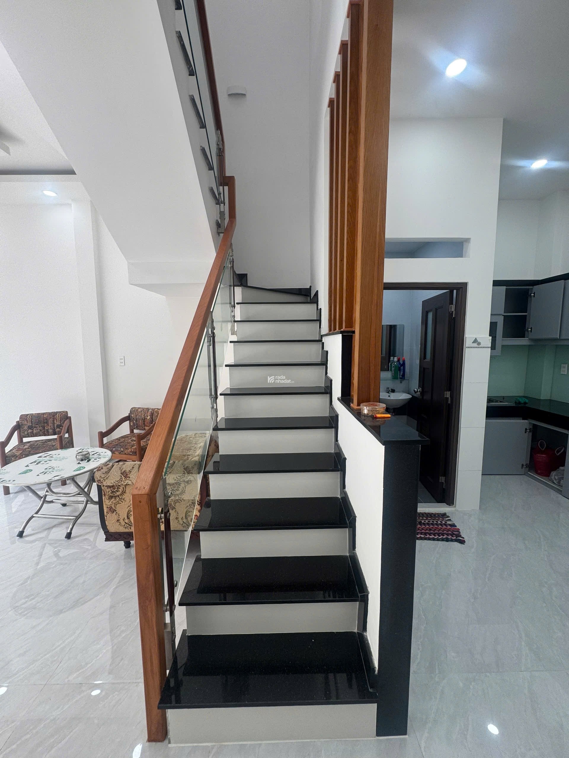 Kẹt vốn bán gấp nhà  3ty200triệu, DT 41.7m2 đường Vườn Lài, phường Phú Thọ Hoà, Quận Tân Phú