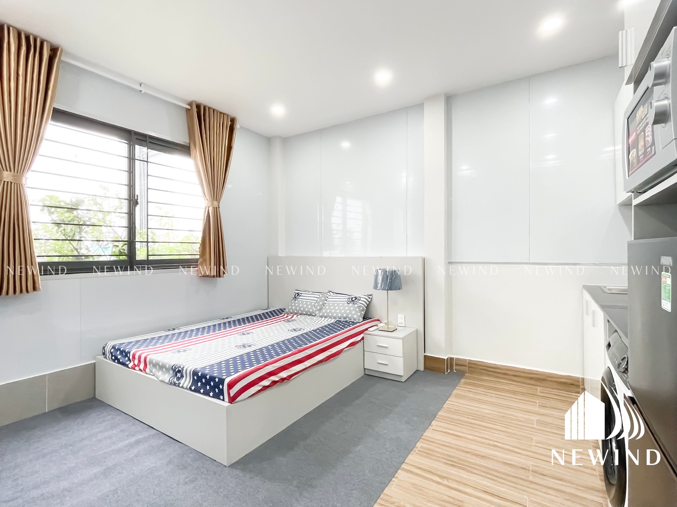 Nhà mới máy giặt riêng, full nội thất, cửa sổ lớn tầng cao thoáng mát, sát bên Lotte