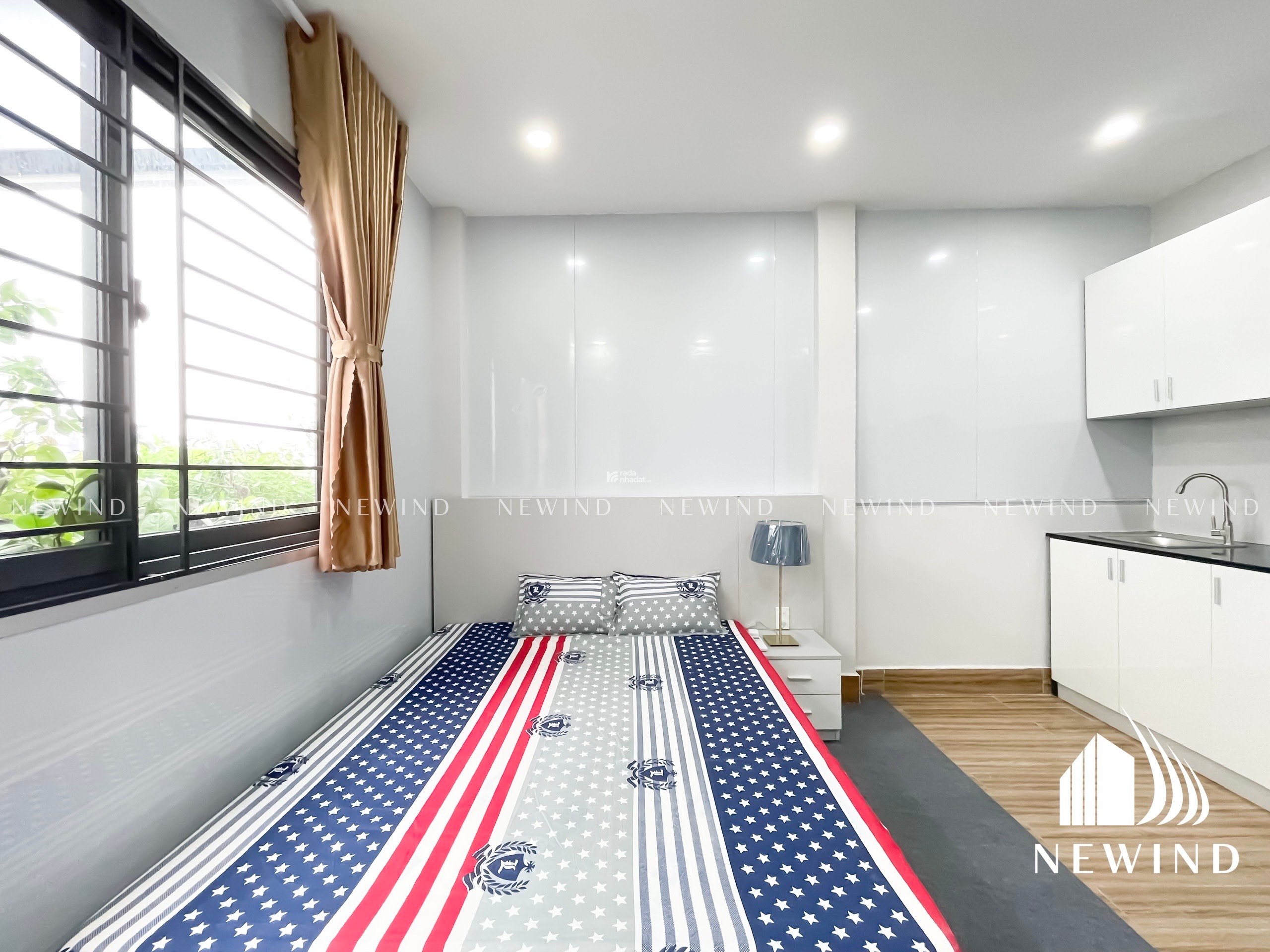 Nhà mới máy giặt riêng, full nội thất, cửa sổ lớn tầng cao thoáng mát, sát bên Lotte