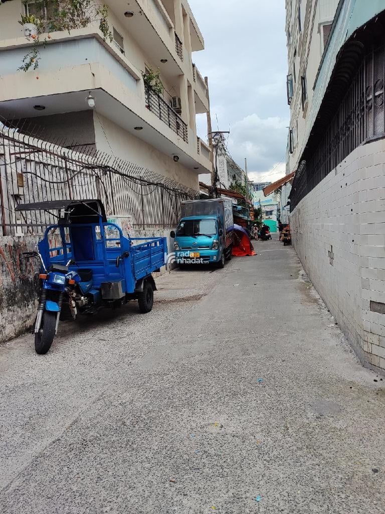 DIỆN TÍCH TO - GIÁ RẺ - GẦN TRUNG TÂM - GIÁP QUẬN 11, QUẬN 5... - CÁCH HẺM XE TẢI VÀI BƯỚC.,