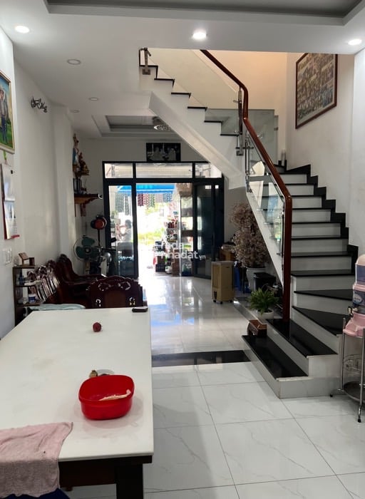 Bán 3 tầng 70m2 Kinh Doanh Ngay Nút Giao Vành Đai 3 - Cao Tốc, Q9. Giá 5.xx Tỷ
