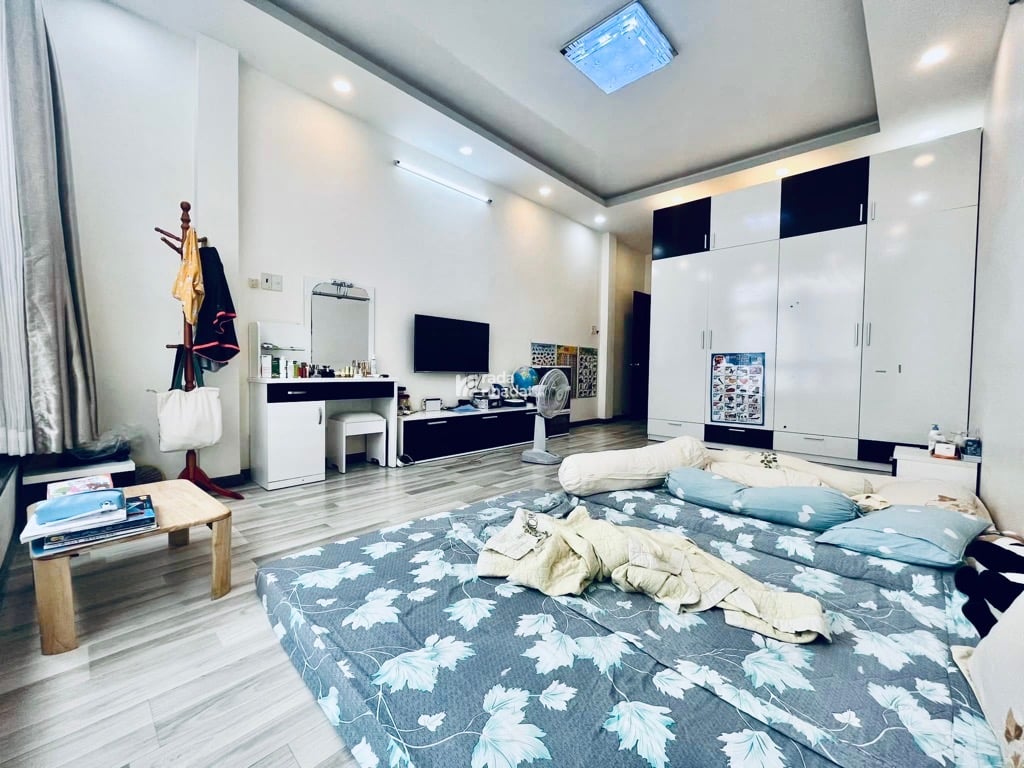 BÁN NHÀ YÊN THẾ 66M2 GIÁ 13.9 TỶ CHÍNH CHỦ LÂU ĐỜI Ô TÔ NGỦ NHÀ KHU VIP SÂN BAY