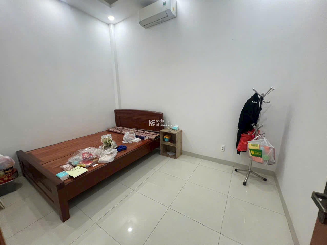 NHÀ ĐẸP TÂN PHÚ CẦN BÁN GẤP!!!, GIÁ chỉ 5,9, sổ riêng, sát bên nhà GA T3