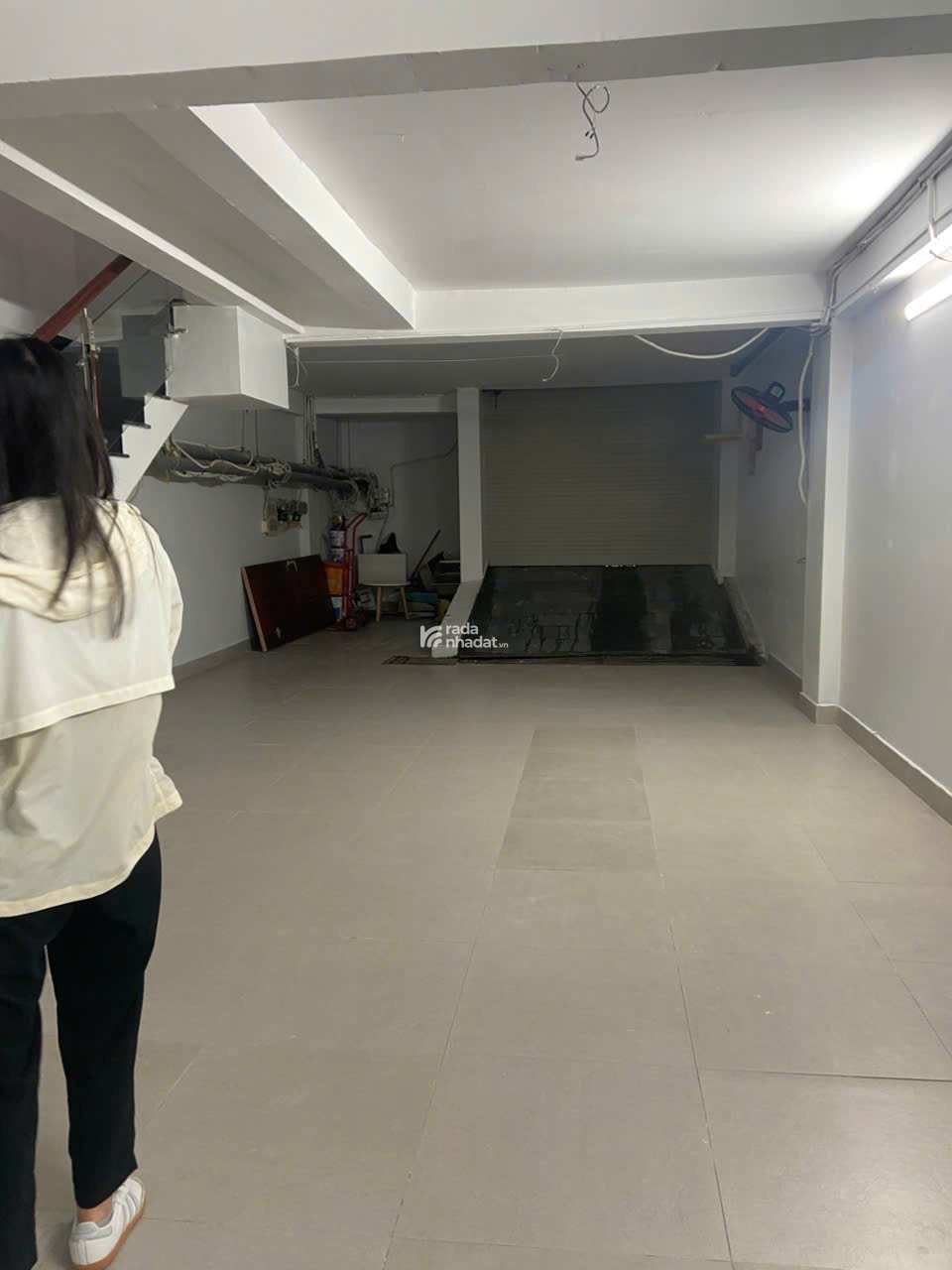 CHO THUÊ BIỆT THỰ LITTLE VILLAGE, SÁT GIGAMALL,1 HẦM 4 LAU,6PN,26TR.