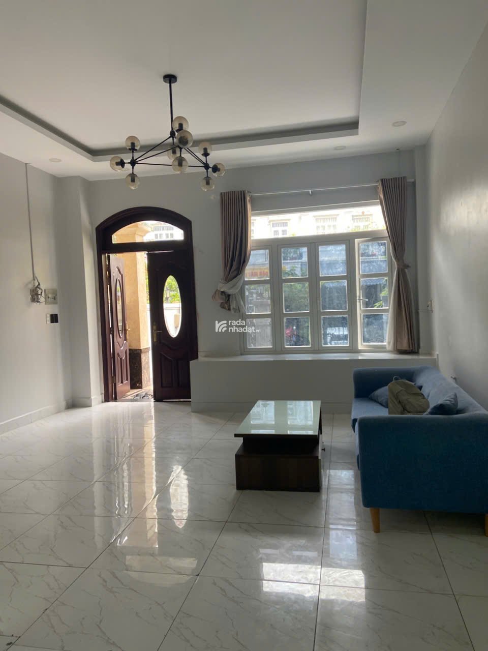 CHO THUÊ BIỆT THỰ LITTLE VILLAGE, SÁT GIGAMALL,1 HẦM 4 LAU,6PN,26TR.